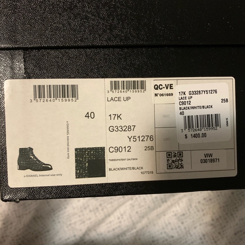 Authentic & Rare Chanel Tweed Boots - Picture 11 of 13